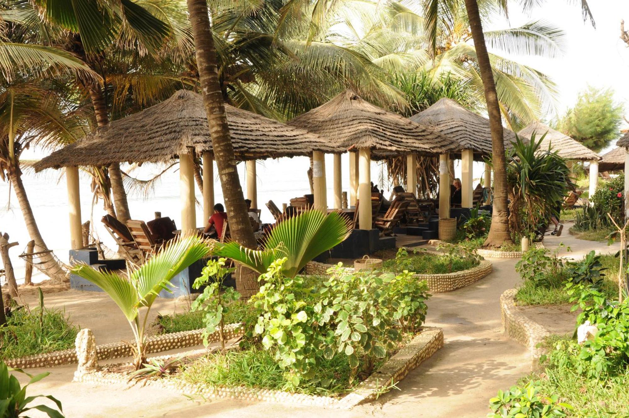 Leybato Beach Hotel Fajara Exterior photo